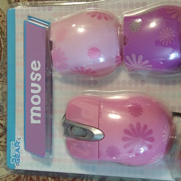 Cyber Gear Pink DaisyUSB Optical Mouse - Picture 3 of 8